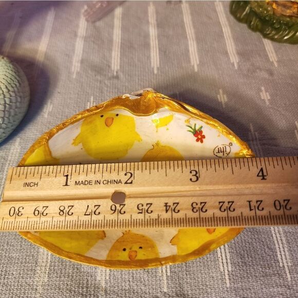 DECOUPAGE EASTER CLAM SHELL  - Picture 6 of 7